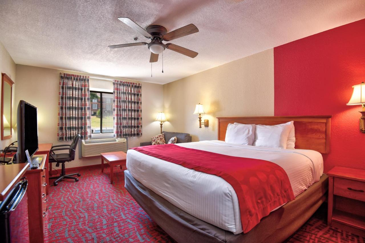 King Room- Non-Smoking at Ramada by Wyndham Oklahoma City Airport North