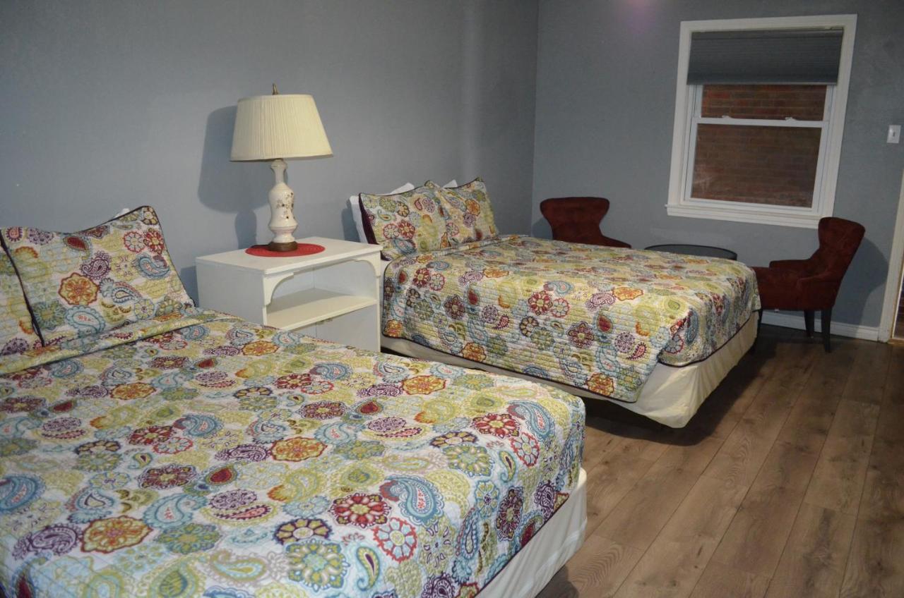 | Gateway Inn