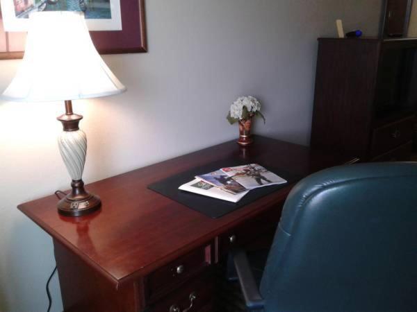 Executive King Room at Rest Inn Fort Smith