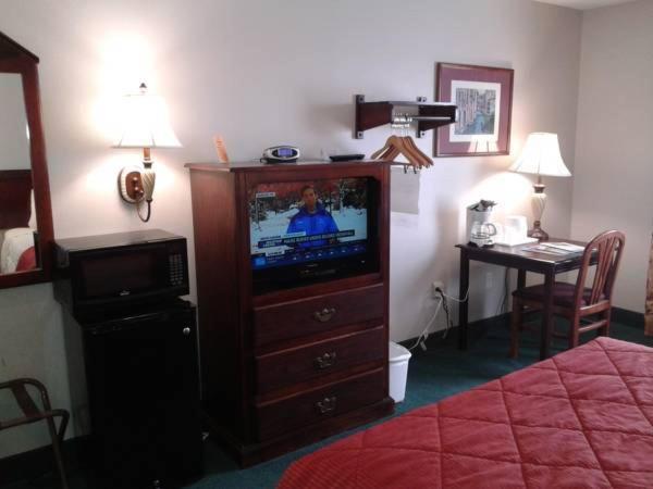 Queen Room with 2 Queen Beds at Rest Inn Fort Smith