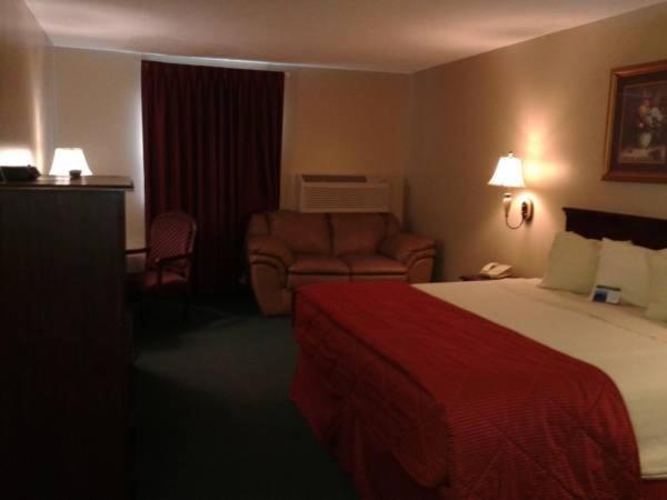 Executive King Room at Rest Inn Fort Smith