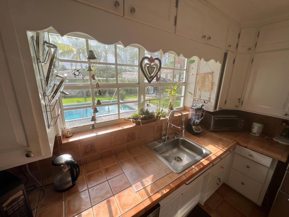 | The Mansion on the River rents 1 week minimum