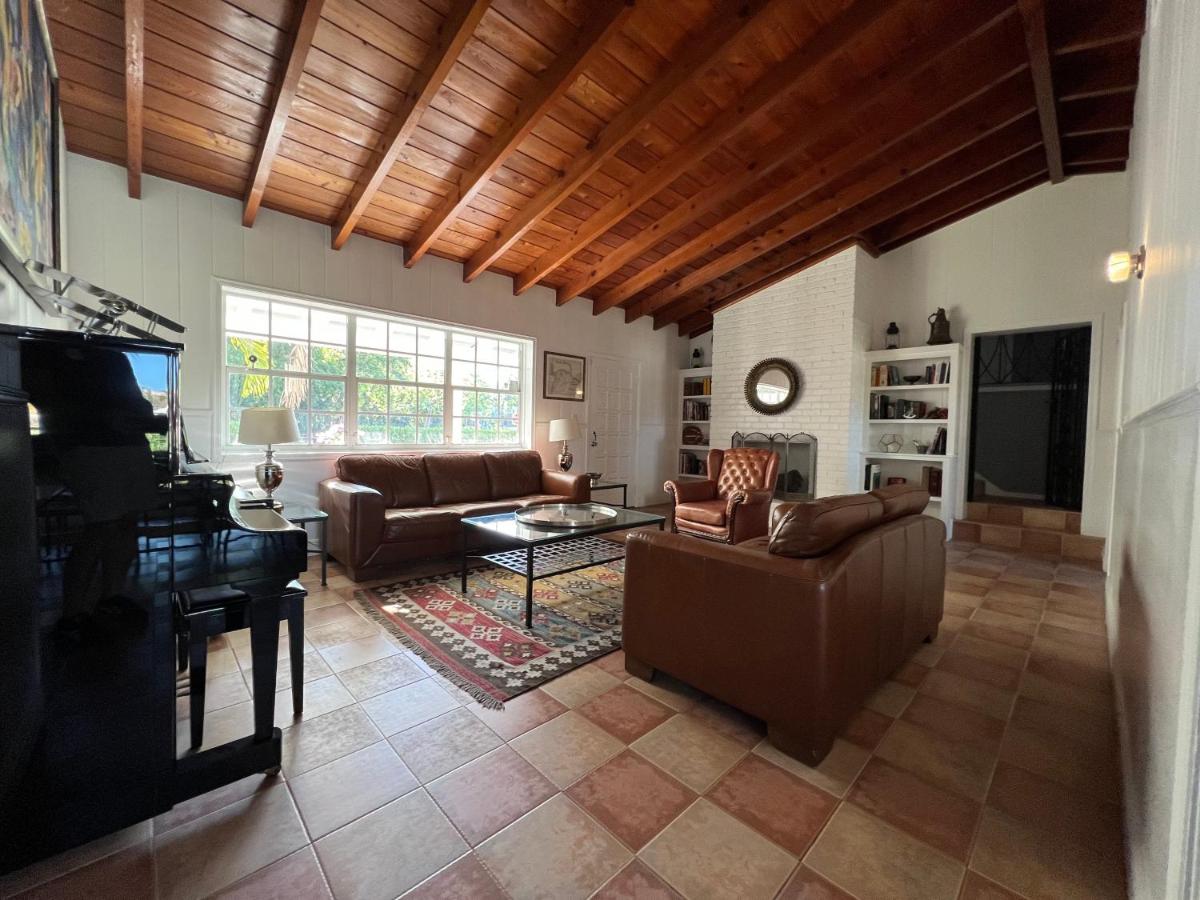 | The Mansion on the River rents 1 week minimum