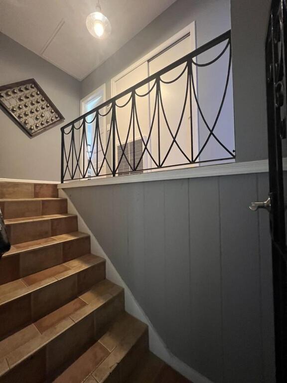 | The Mansion on the River rents 1 week minimum