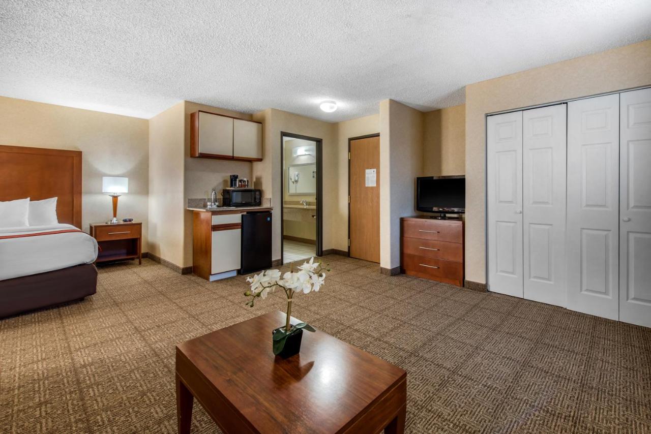  | Comfort Inn Denver Southeast