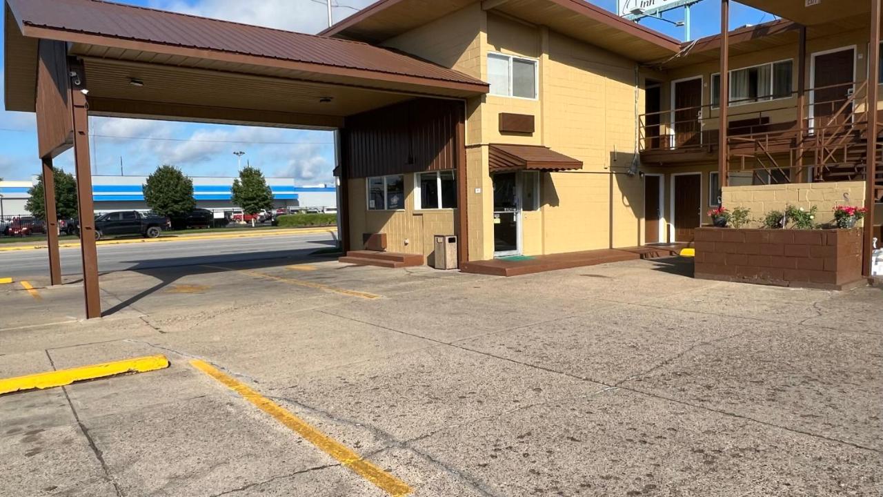 | Rodeway Inn Terre Haute
