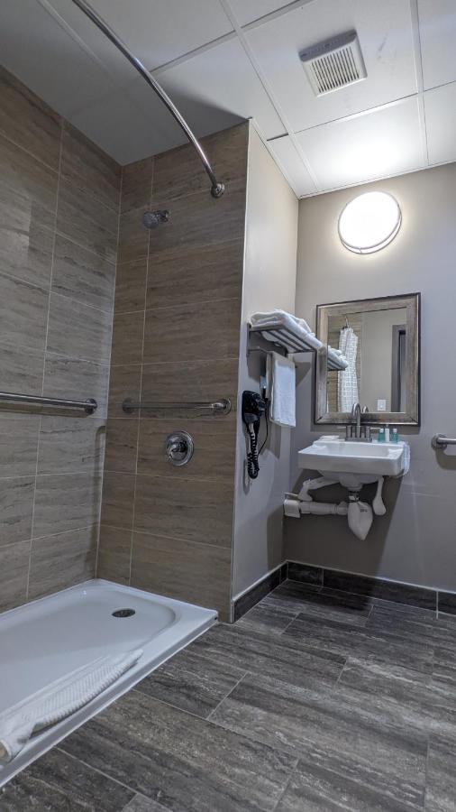 Double Room with Two Double Beds and Roll-In Shower - Accessible/Non-Smoking at The Waves Hotel, an Ascend Collection Hotel