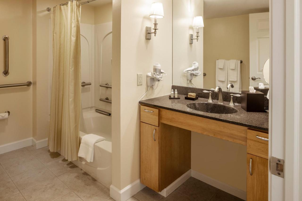 | Baywood Conference and Lodging Center