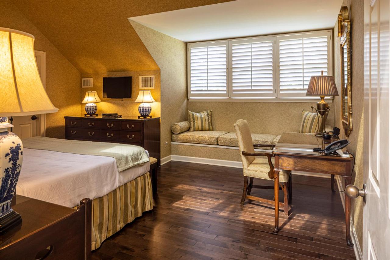 | Baywood Conference and Lodging Center
