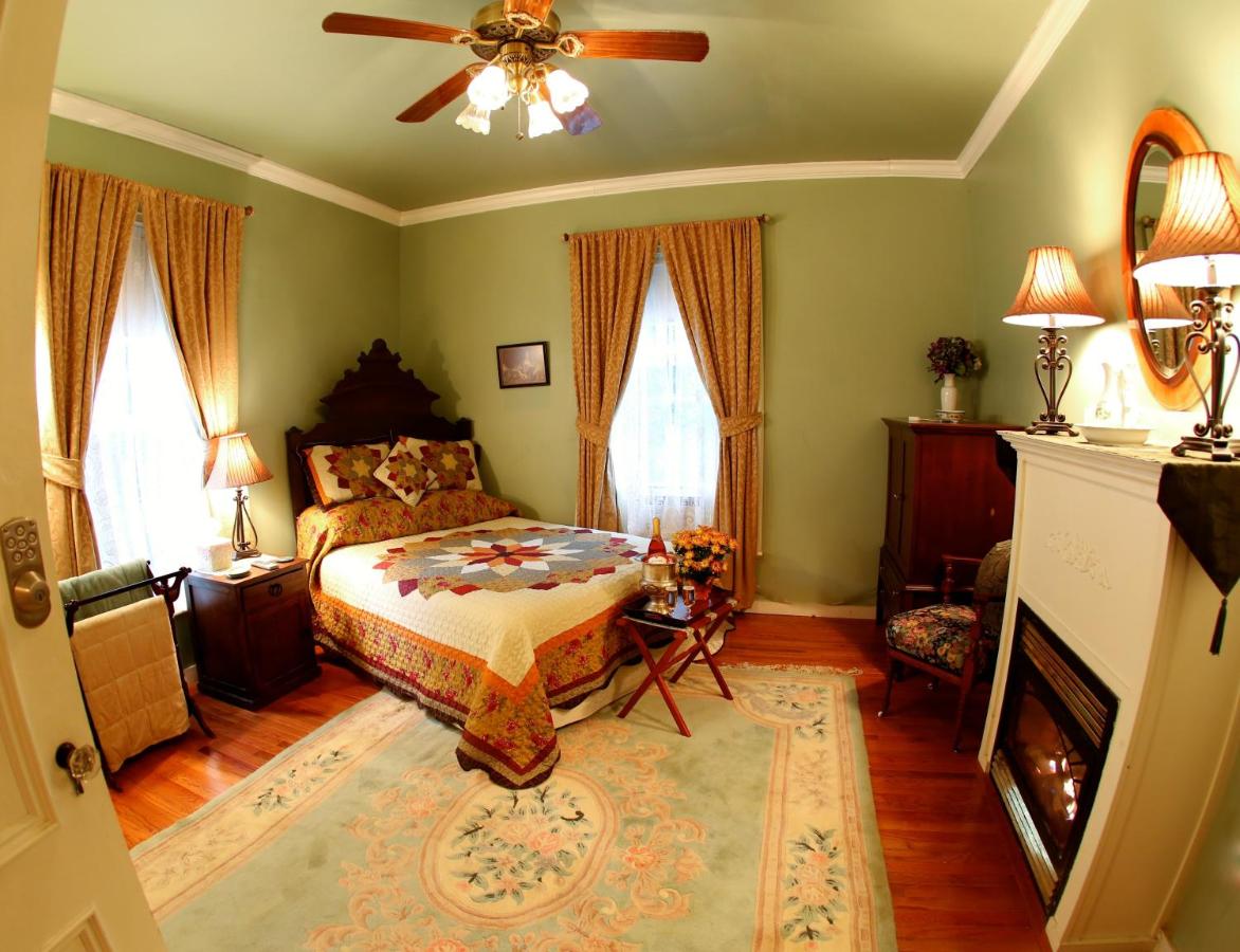 | Center Harbor Sutton House B & B
