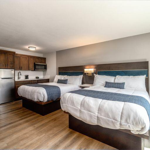 Deluxe Double Room at Homestay Suites - Studios & Spas