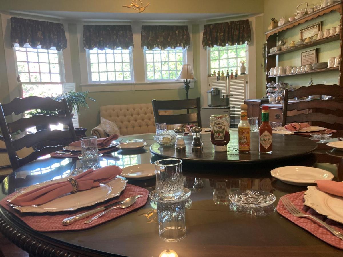 | Granbury Gardens Bed and Breakfast