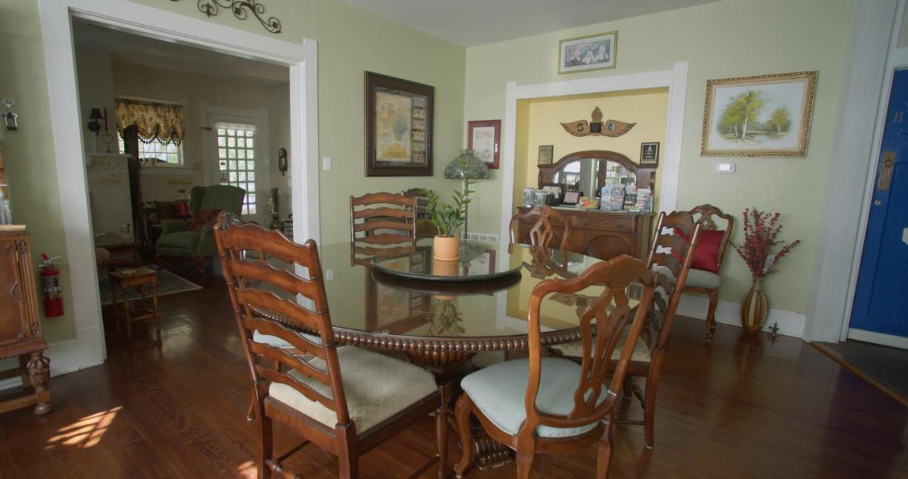 | Granbury Gardens Bed and Breakfast