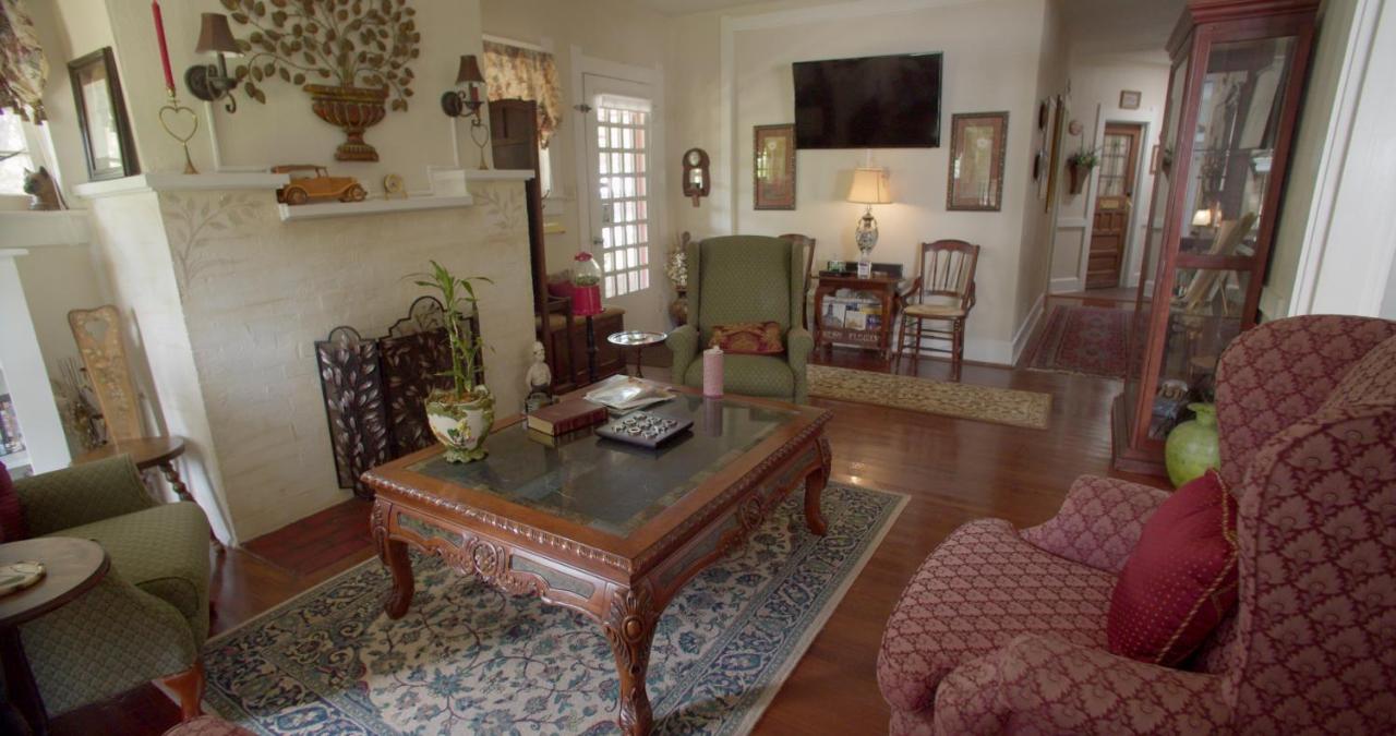 | Granbury Gardens Bed and Breakfast