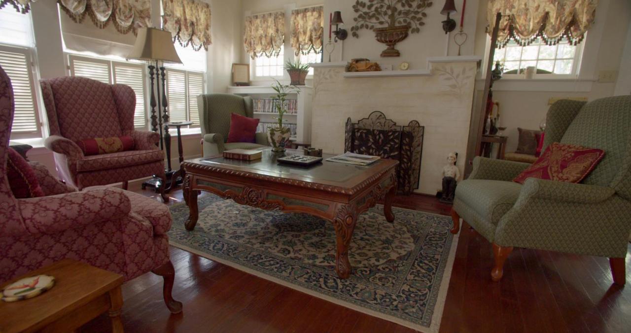  | Granbury Gardens Bed and Breakfast
