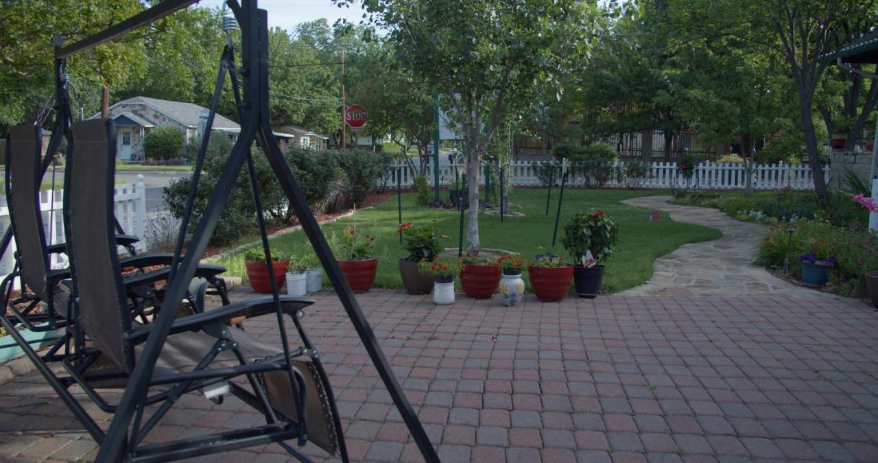 | Granbury Gardens Bed and Breakfast