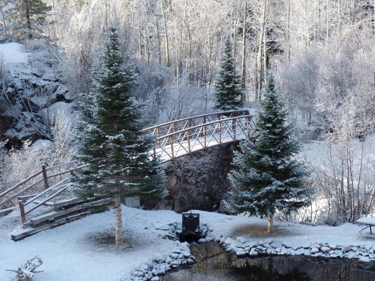 | Monarch Mountain Lodge
