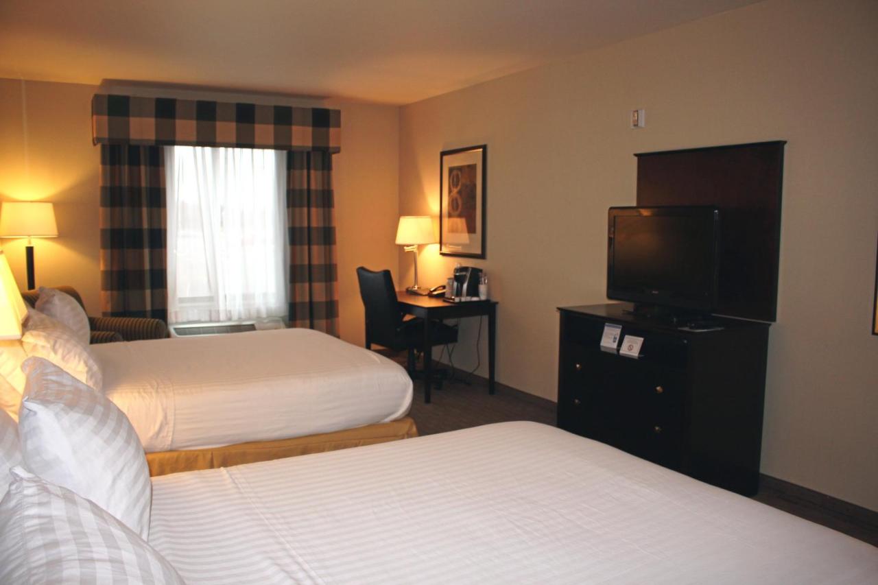 | Holiday Inn Express Hotel & Suites Syracuse North Airport Area, an IHG Hotel
