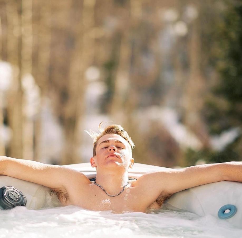 | Monarch Mountain Lodge