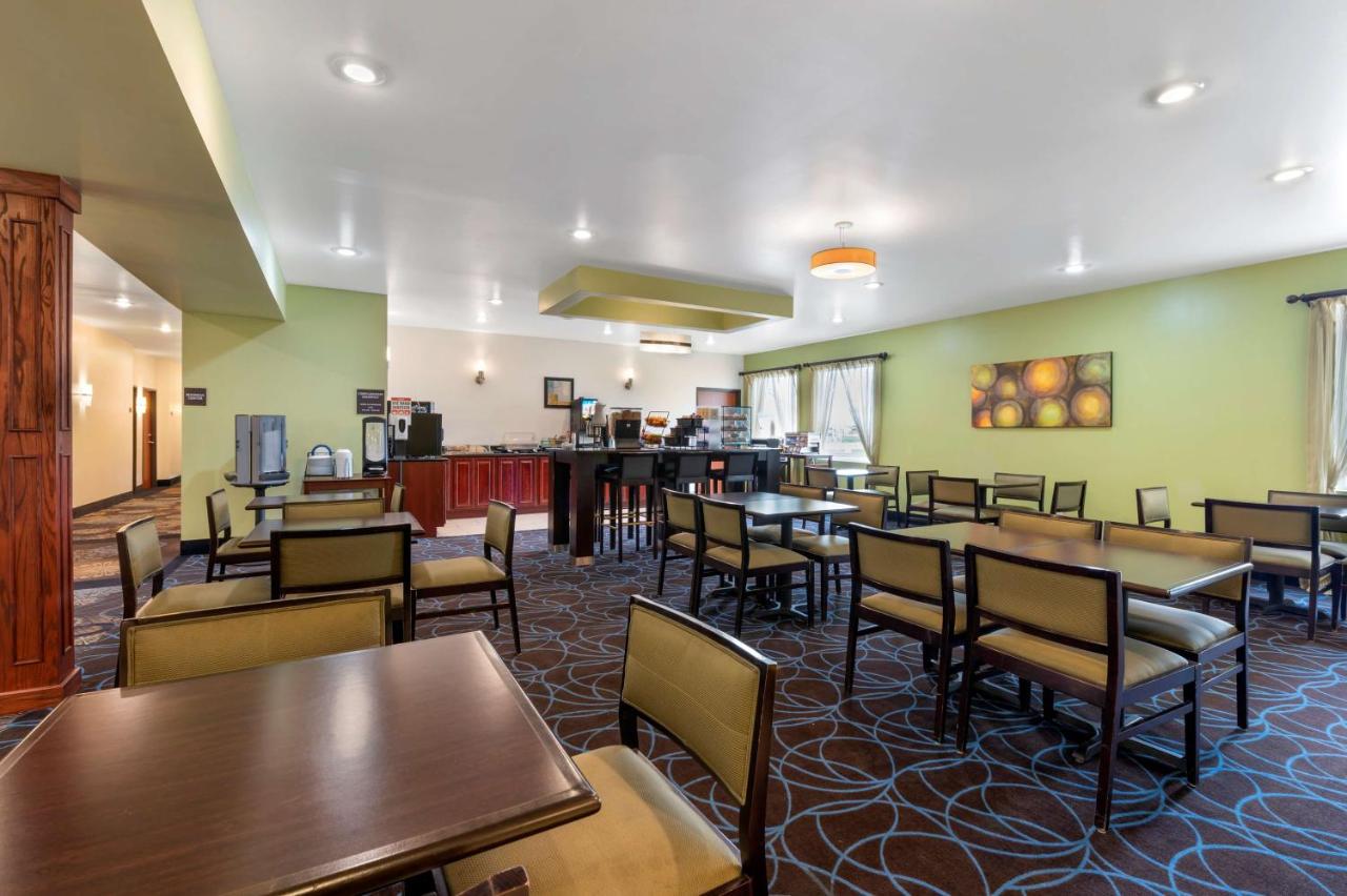 | Best Western Plus Covered Bridge Inn
