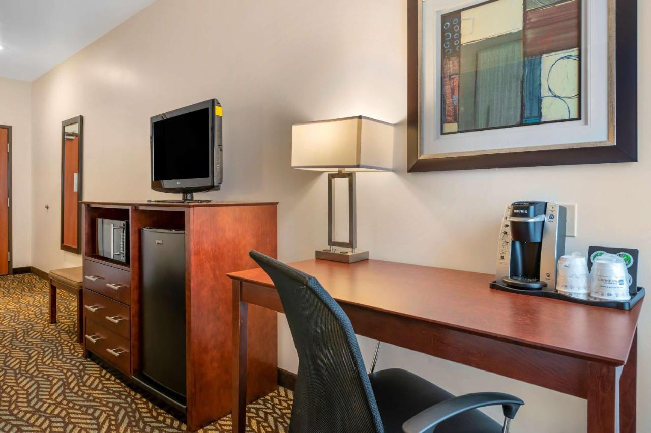 | Best Western Plus Covered Bridge Inn