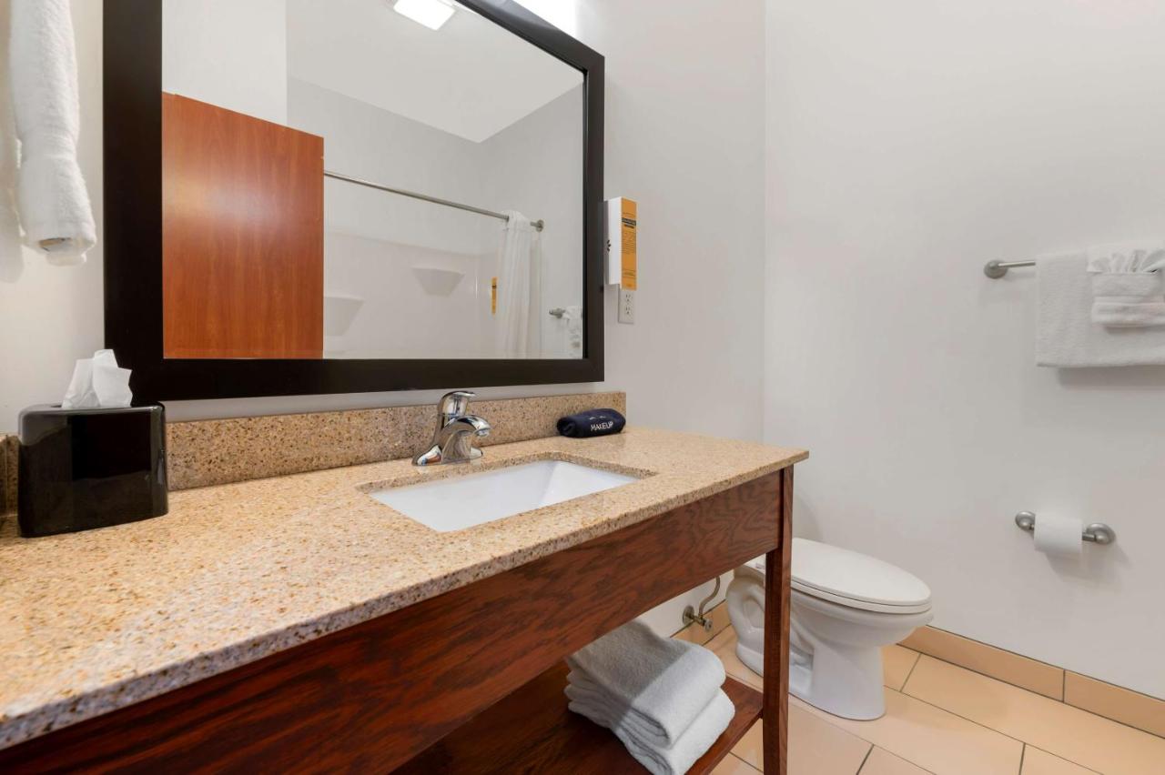 | Best Western Plus Covered Bridge Inn