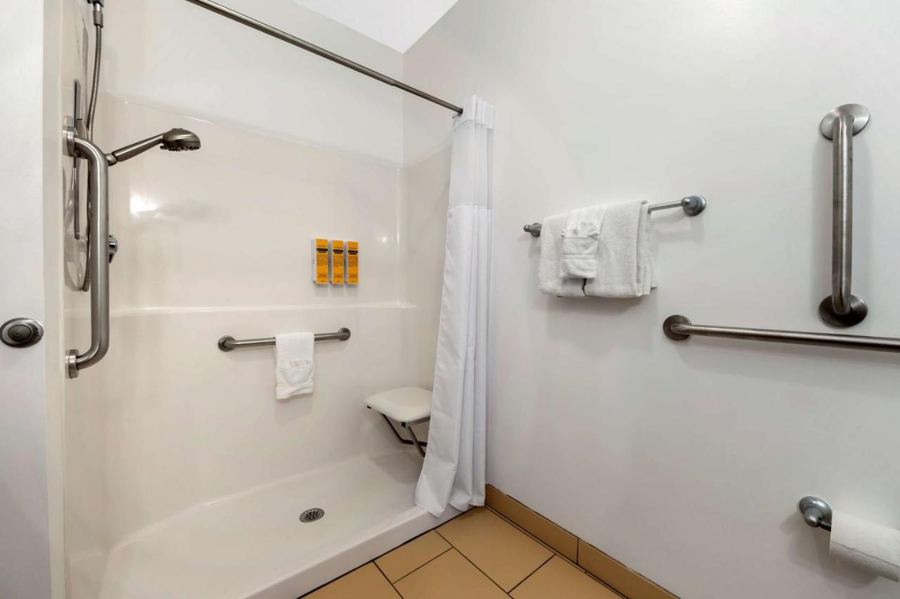 | Best Western Plus Covered Bridge Inn