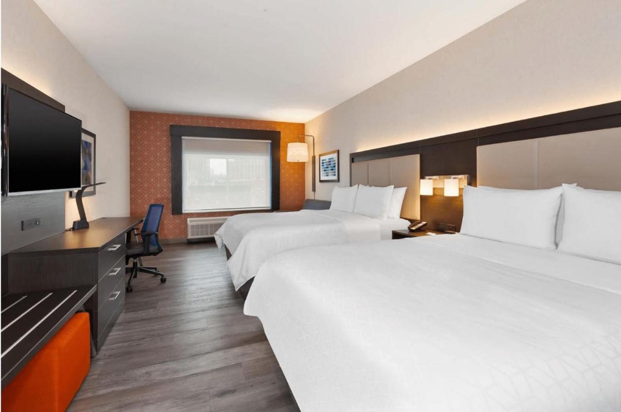 Suite - Hearing Accessible at Holiday Inn Express & Suites Jersey City - Holland Tunnel by IHG