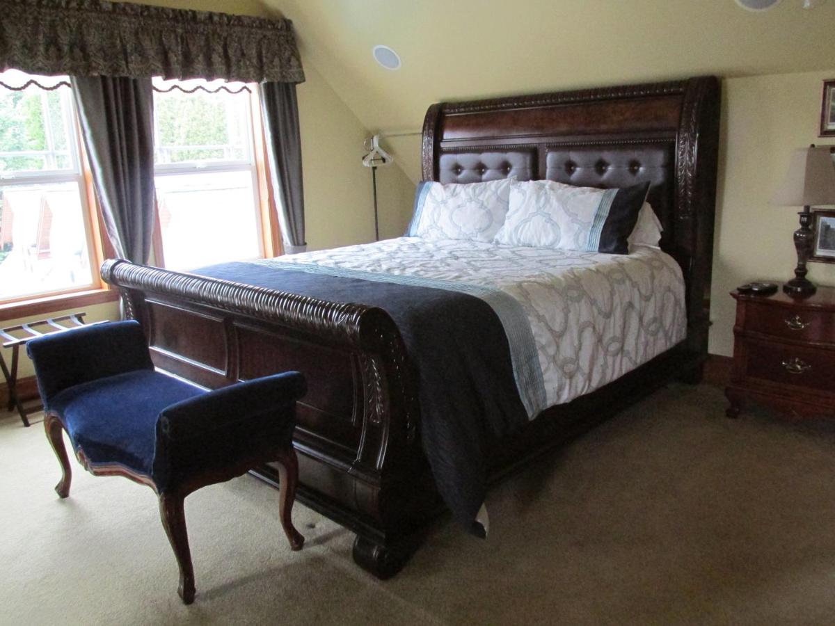 | Mansion Inn Lake Stevens