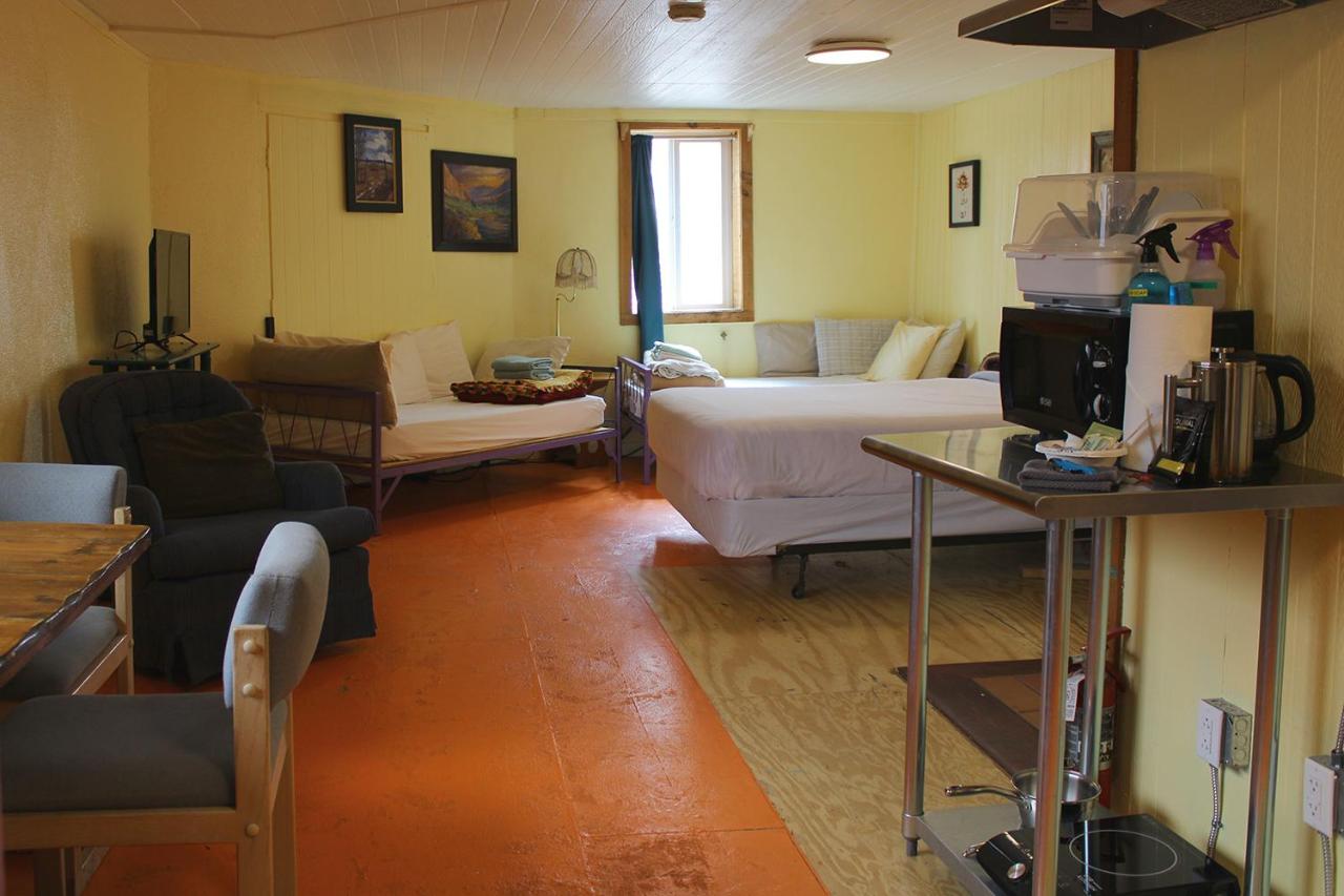 | SnowMansion Taos Adventure Lodge