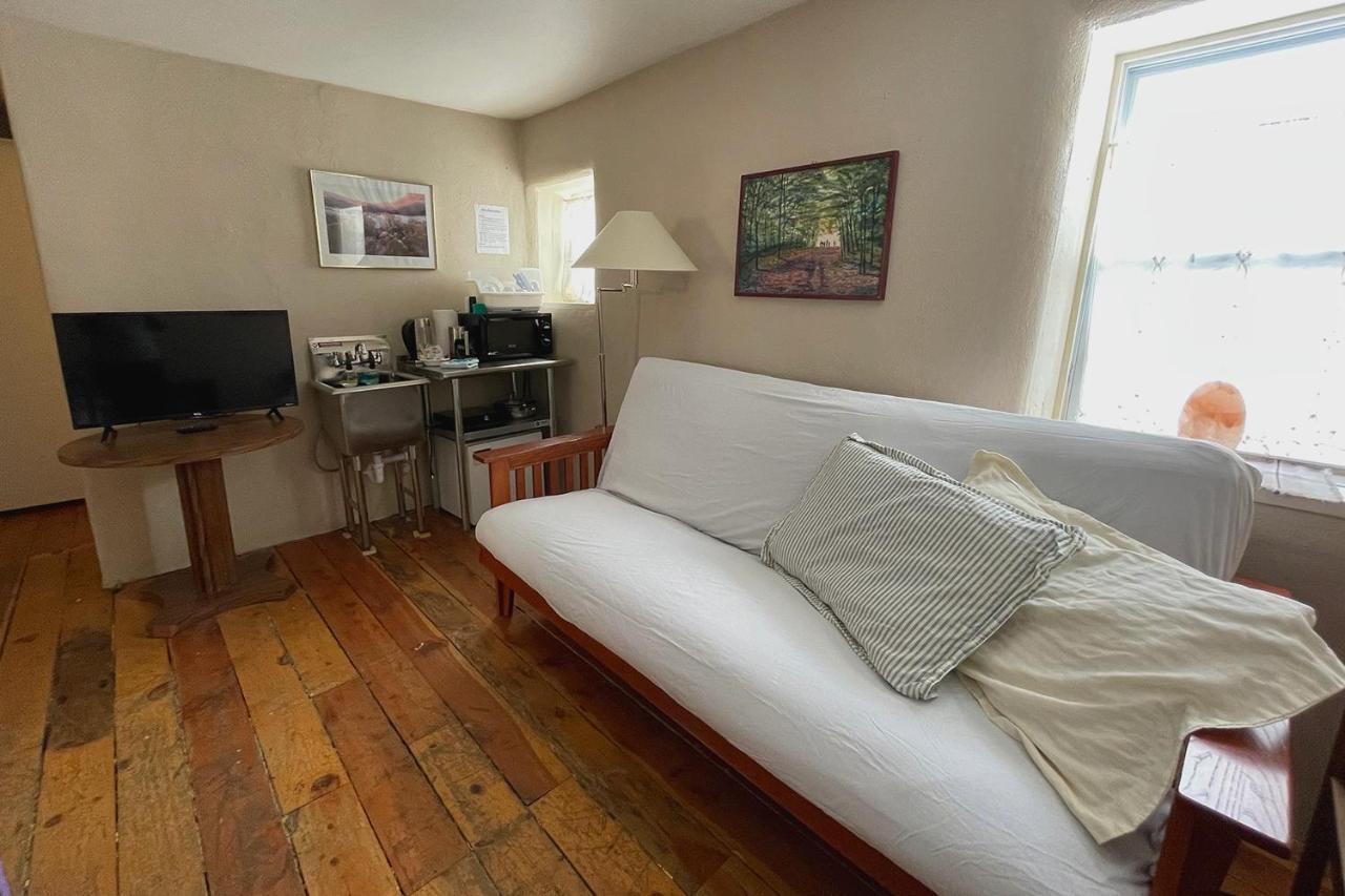 | SnowMansion Taos Adventure Lodge