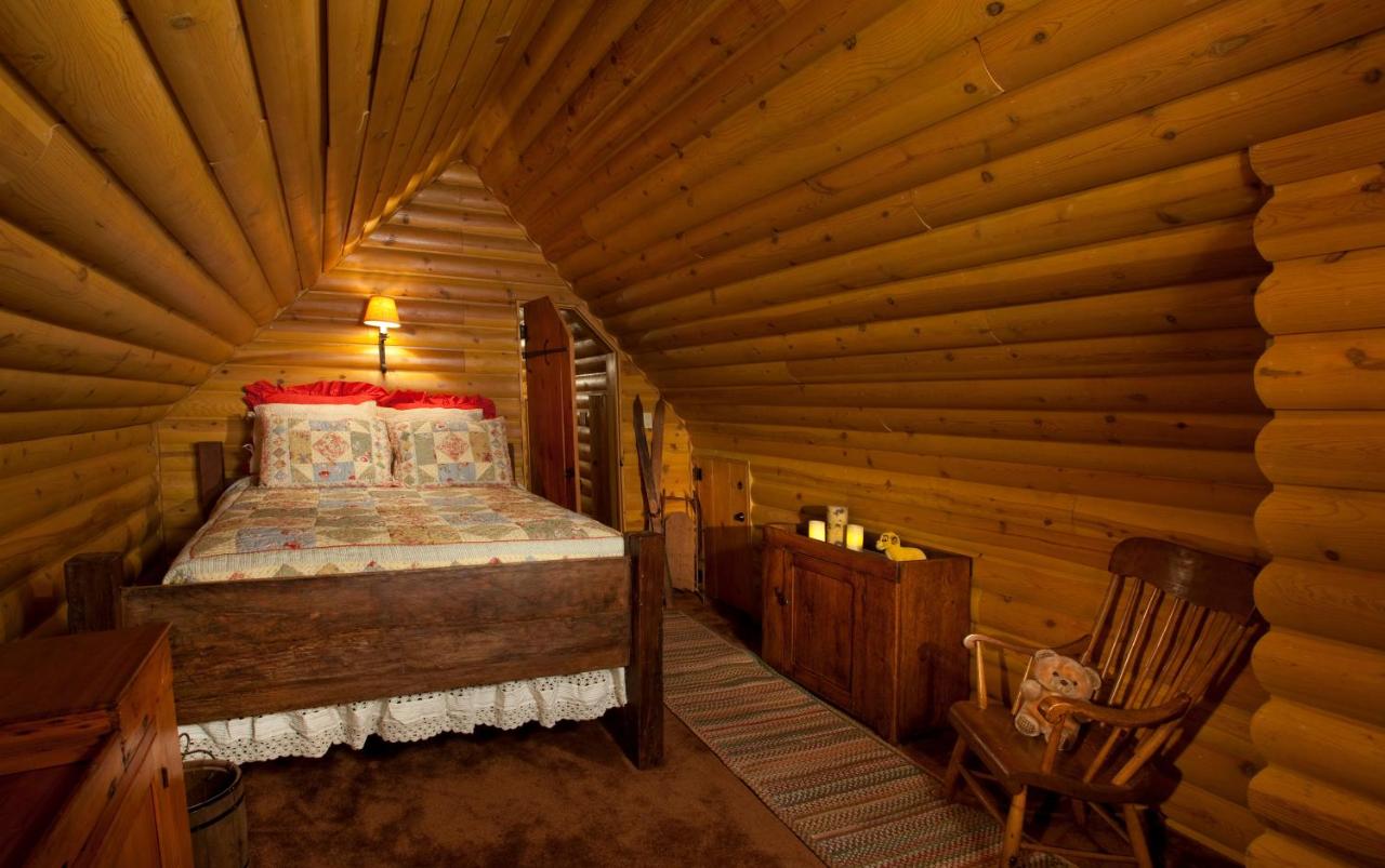 Four-Bedroom Chalet at Alpine Village Suites