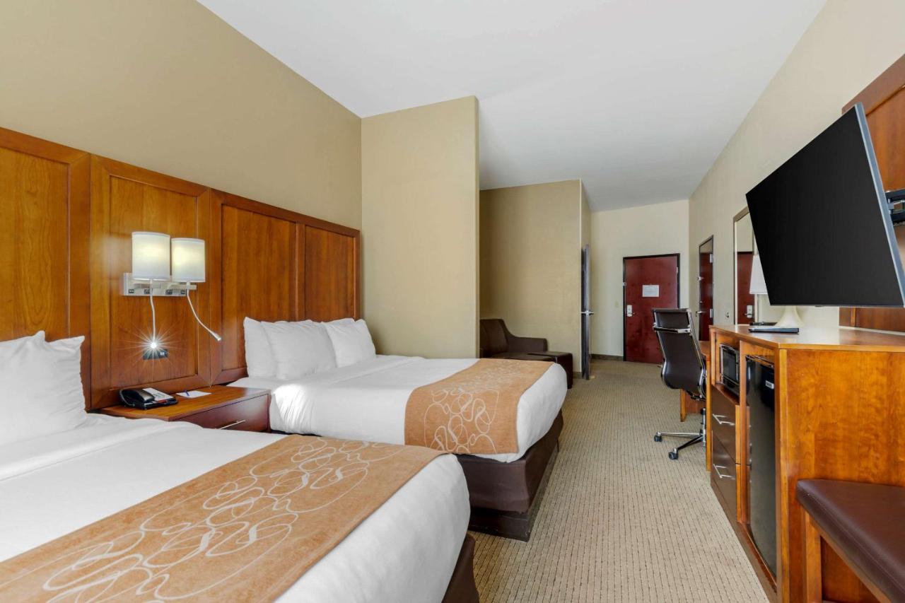 Queen Suite with Two Queen Beds - Non-Smoking at Comfort Suites Pflugerville - Austin North