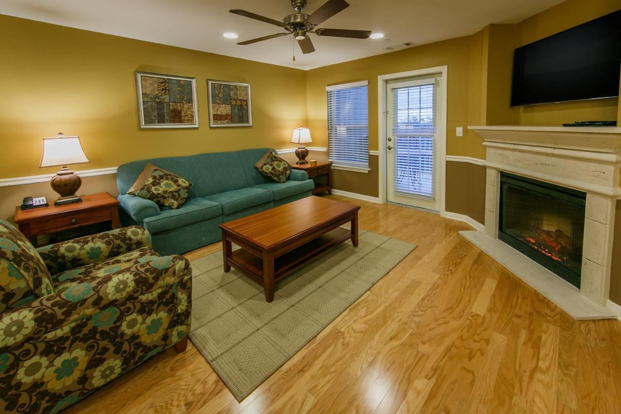 Two-Bedroom Villa at Holiday Inn Club Vacations Hill Country Resort Canyon LK, an IHG Hotel