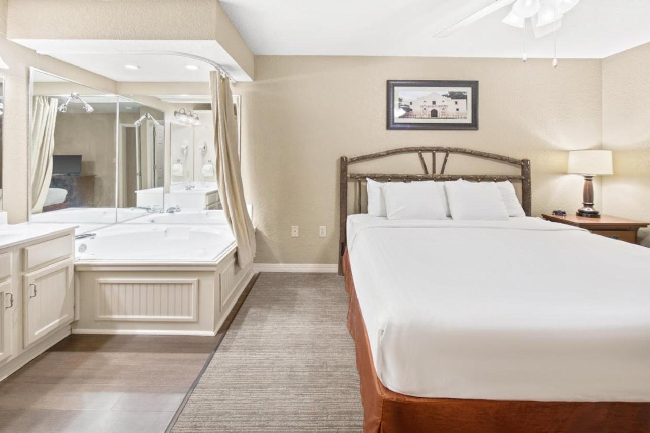Two-Bedroom Villa Lodge with One King Bed and One Queen Bed at Holiday Inn Club Vacations Hill Country Resort Canyon LK, an IHG Hotel