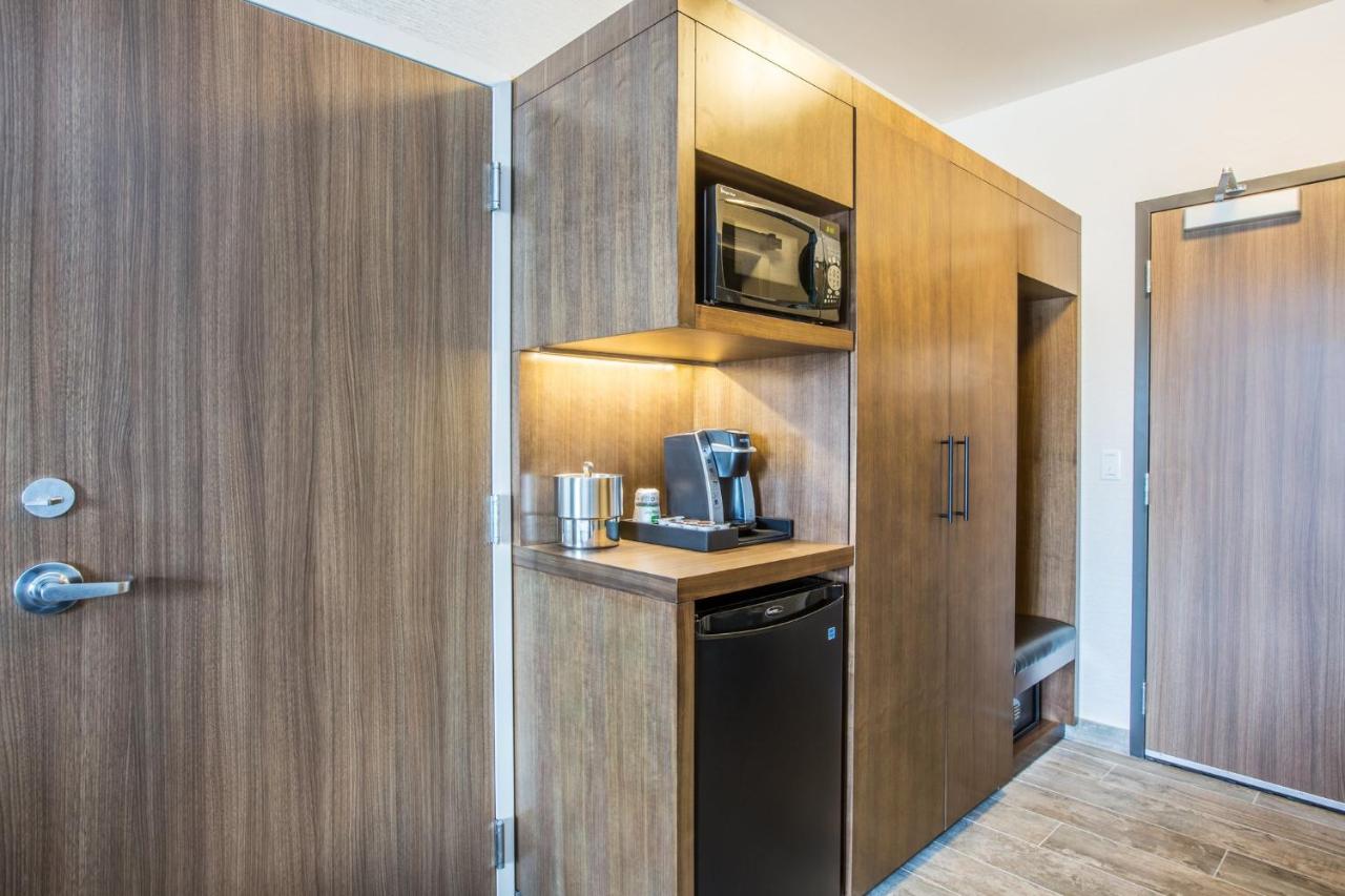 King room - Disability Access Hearing Accessible at Holiday Inn Portland West - Hillsboro by IHG
