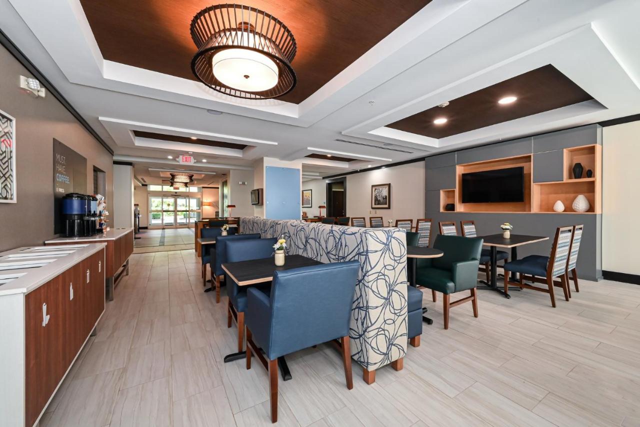 | Holiday Inn Express Charlotte Southeast - Matthews, an IHG Hotel