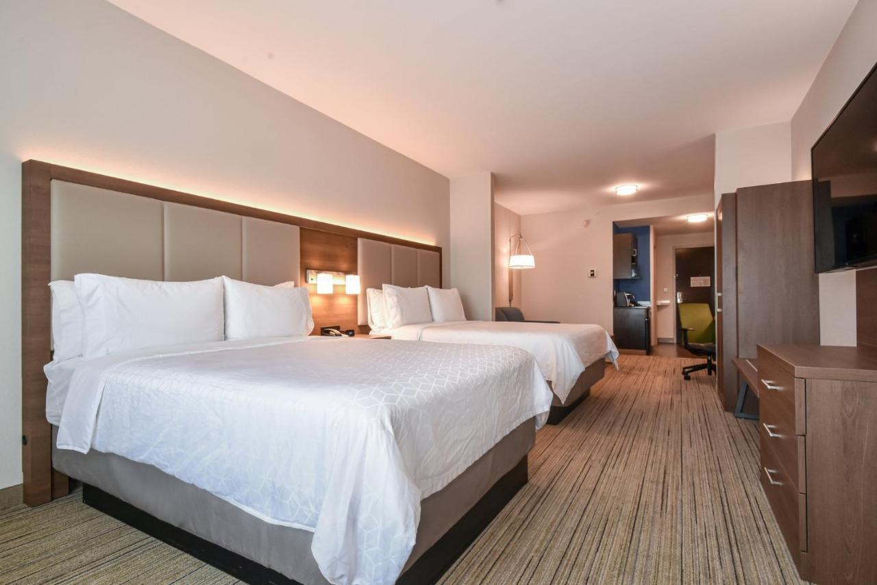 | Holiday Inn Express Charlotte Southeast - Matthews, an IHG Hotel