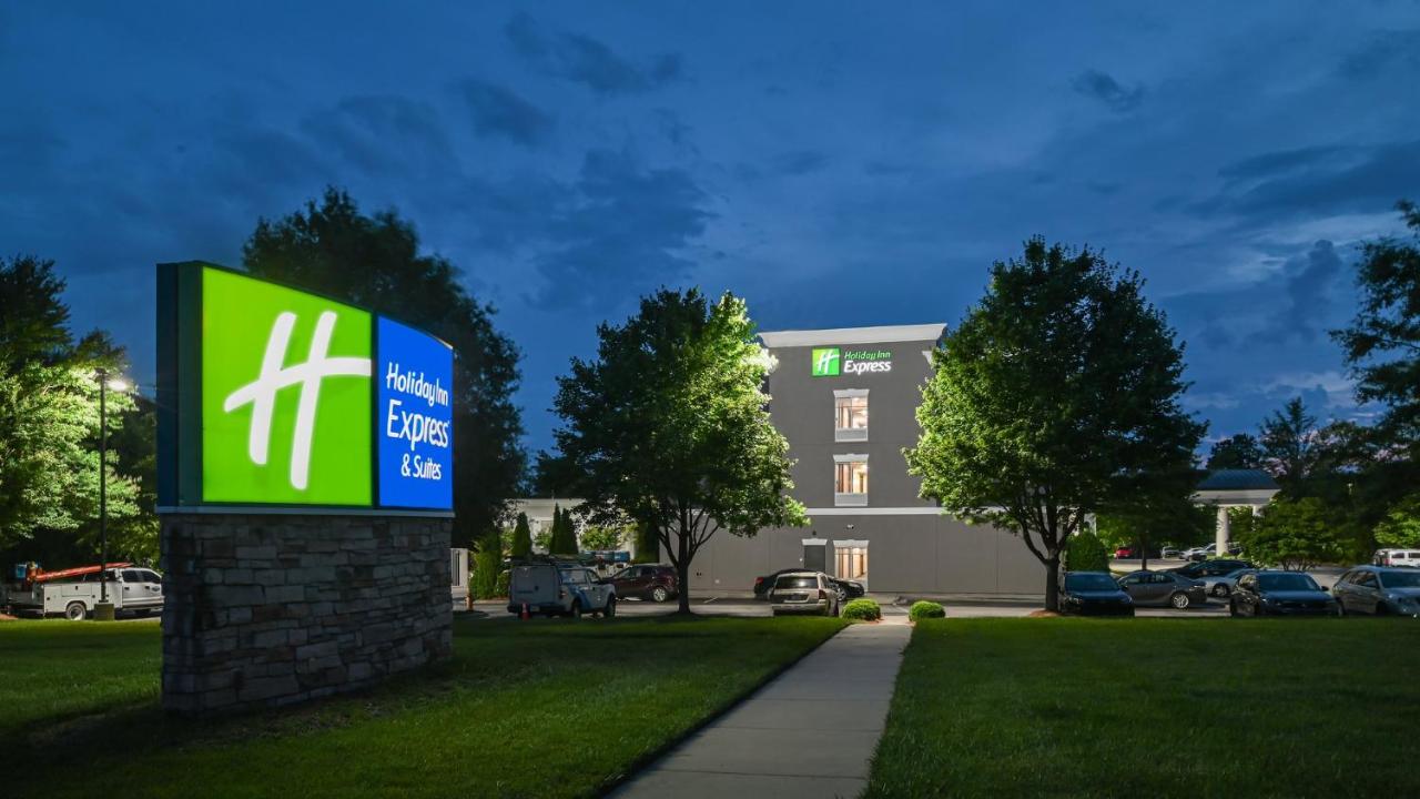 | Holiday Inn Express Charlotte Southeast - Matthews, an IHG Hotel