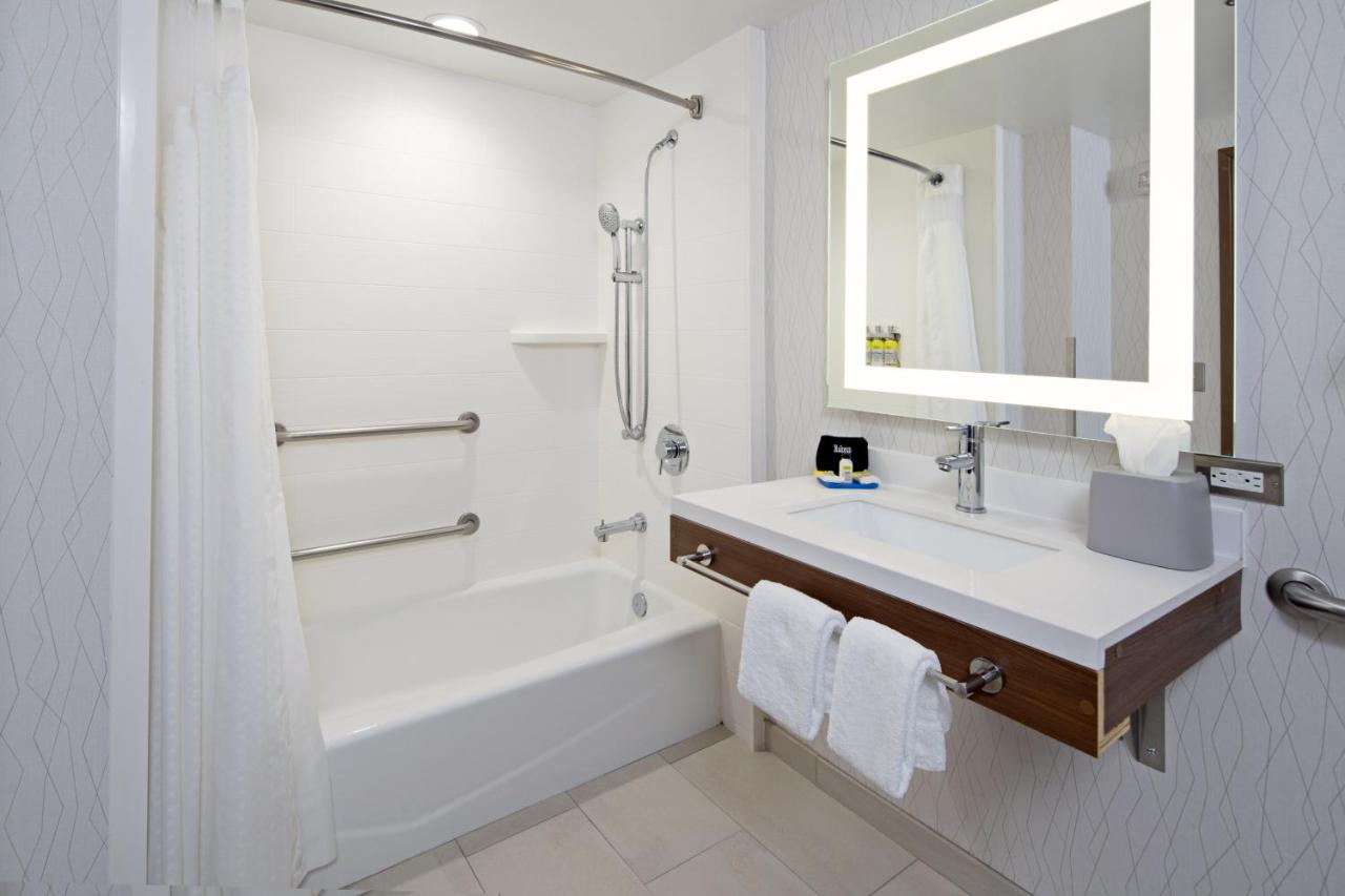 King Studio Suite with Mobility Accessible Tub - Non-Smoking at Holiday Inn Express Hotel & Suites Atascadero by IHG