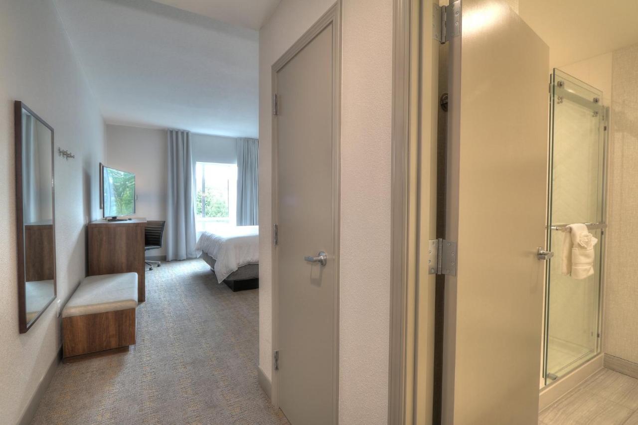 Standard King Room - Non-Smoking at Holiday Inn & Suites Pigeon Forge Convention Center by IHG
