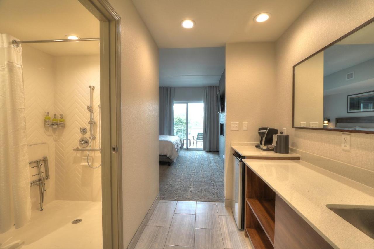 King Room Mobility Accessible with Roll-In Shower - Non-Smoking at Holiday Inn & Suites Pigeon Forge Convention Center by IHG