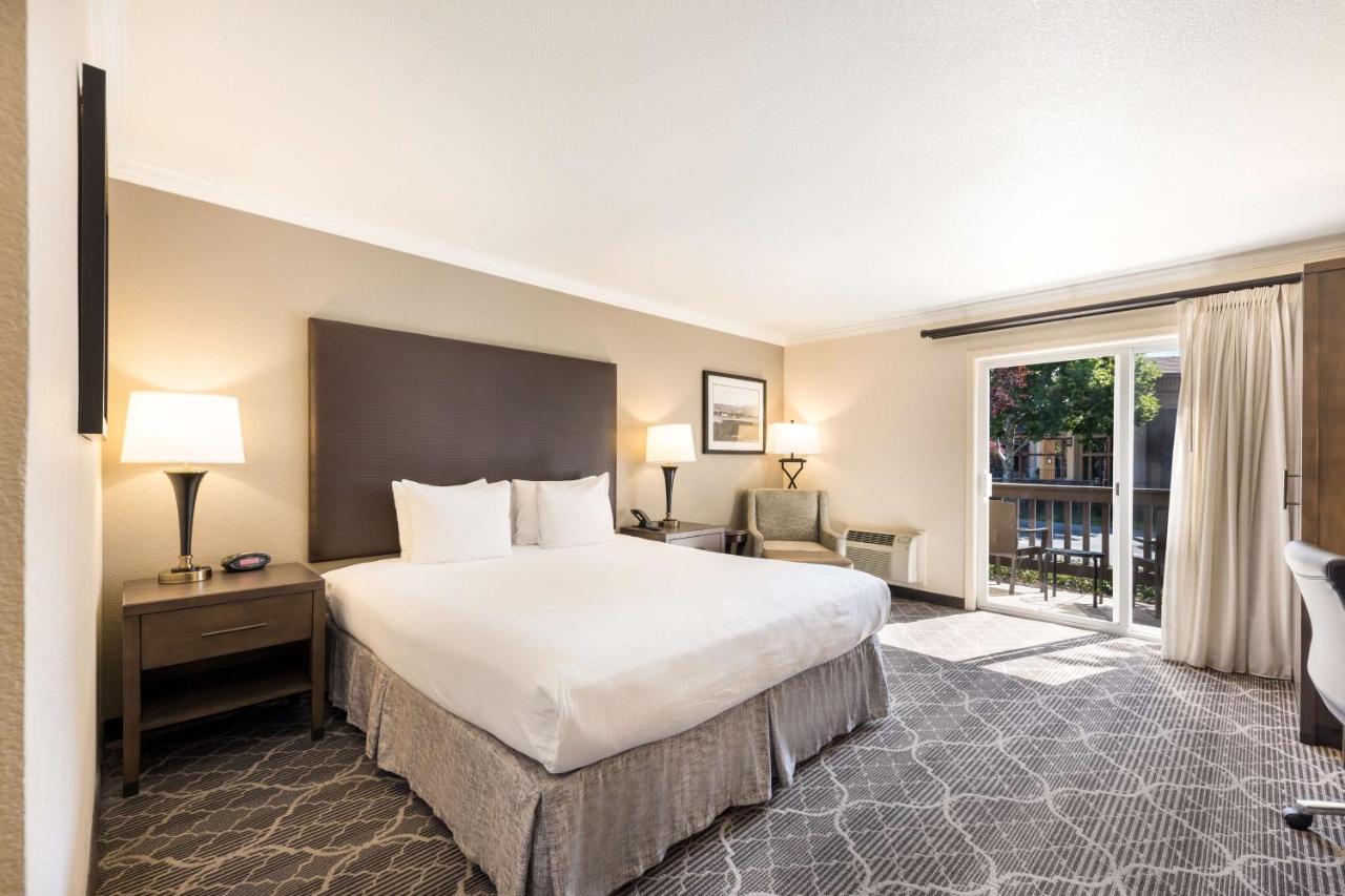 King Room with Patio at Best Western Danville Sycamore Inn