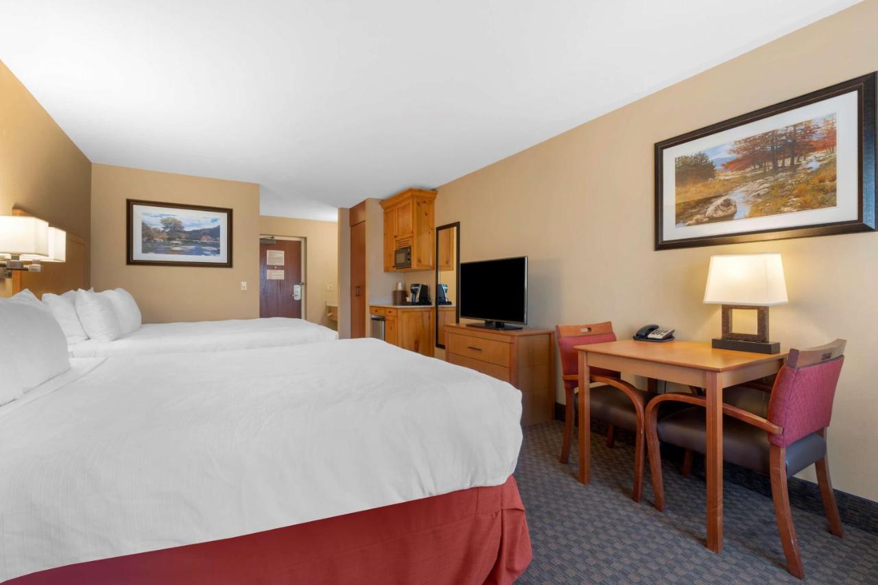 King Room with Bath Tub - Disability Access at Best Western Plus Olympic Inn