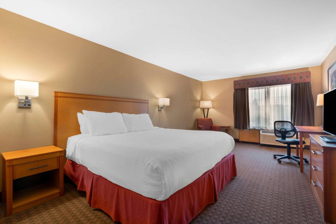 King Room - Non-Smoking at Best Western Plus Olympic Inn