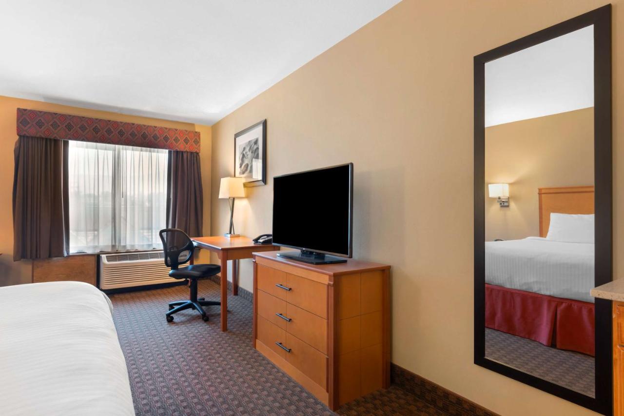 King Suite at Best Western Plus Olympic Inn