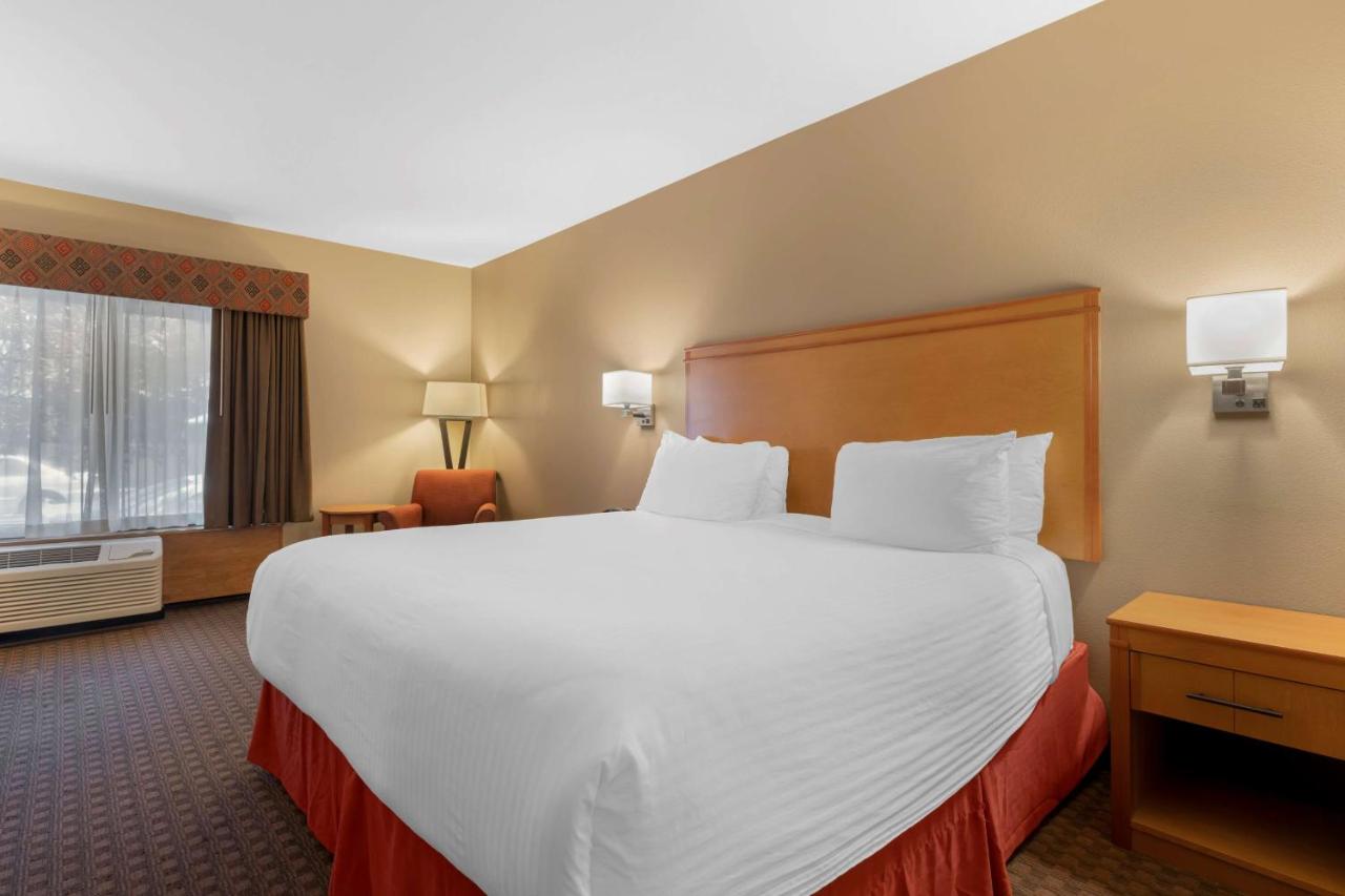 King Room - Non-Smoking at Best Western Plus Olympic Inn