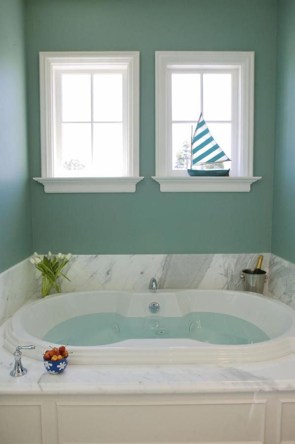 | West Cliff Inn, A Four Sisters Inn