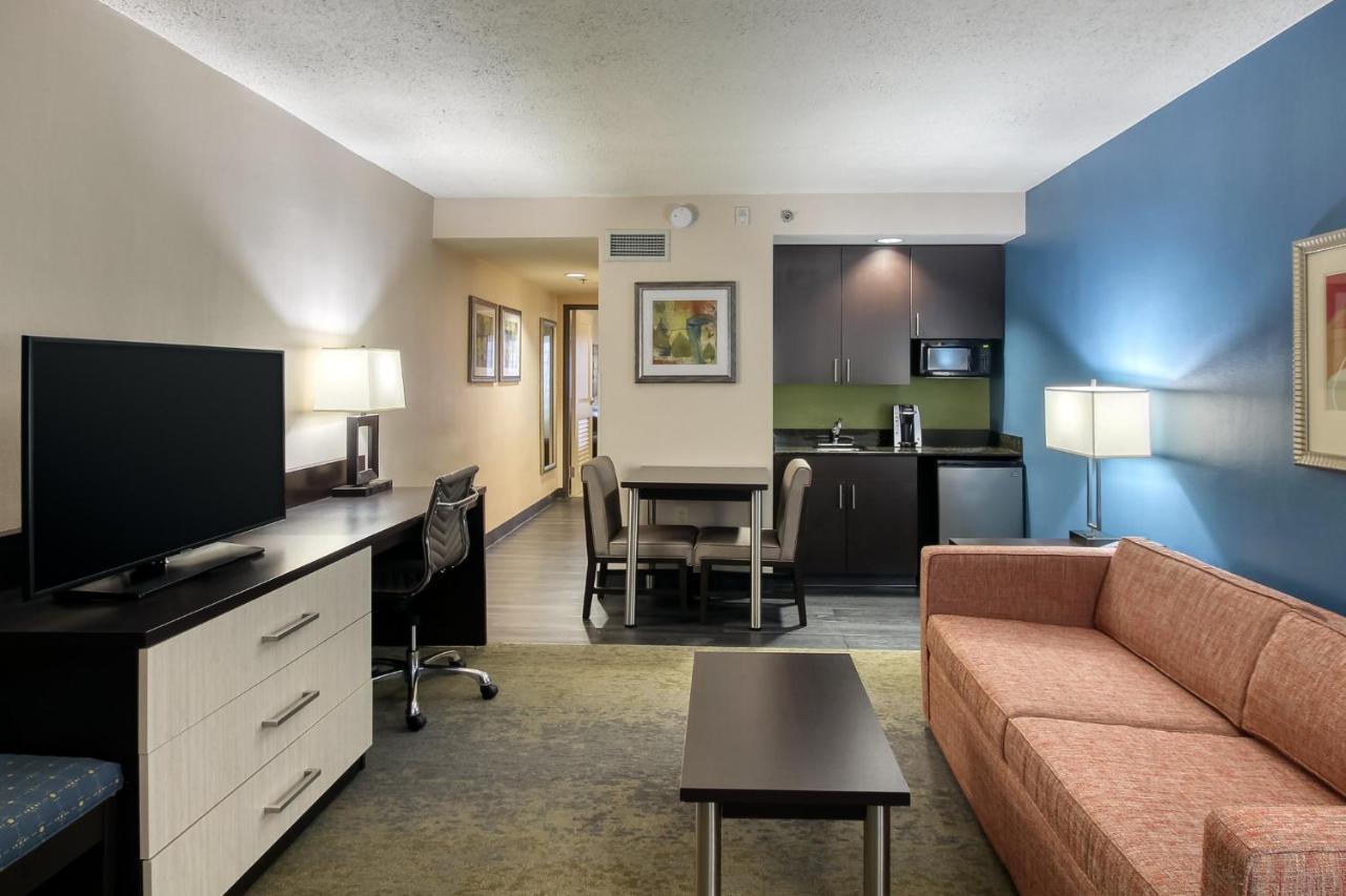 Double Suite - Non-Smoking at Holiday Inn Hotel & Suites Atlanta Airport-North by IHG