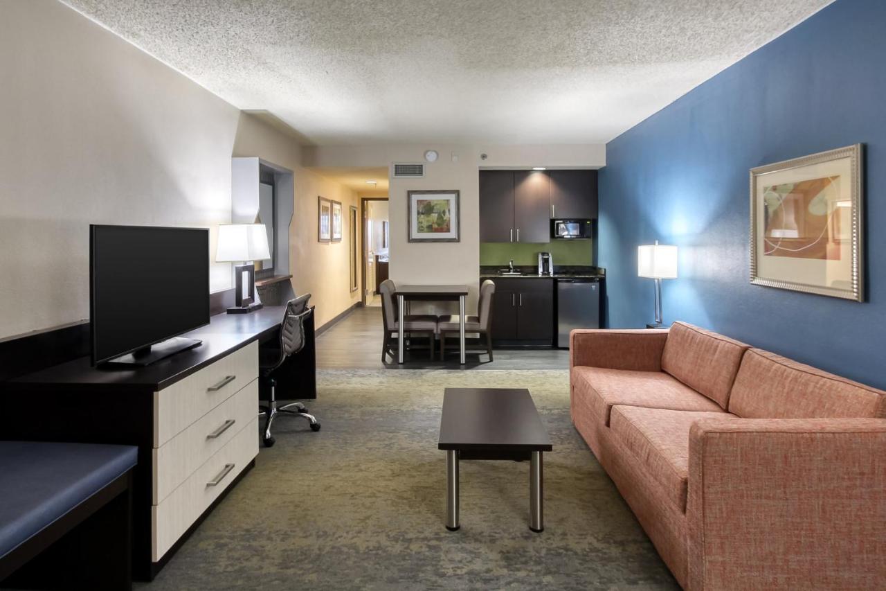 Suite with View - Non-Smoking at Holiday Inn Hotel & Suites Atlanta Airport-North by IHG